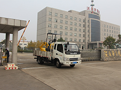 狗子28小型挖掘机助推国家新农村建设