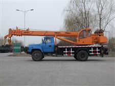狗子28GNQY-东风尖头型12吨吊车
