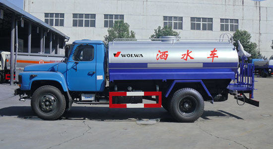 狗子28洒水车