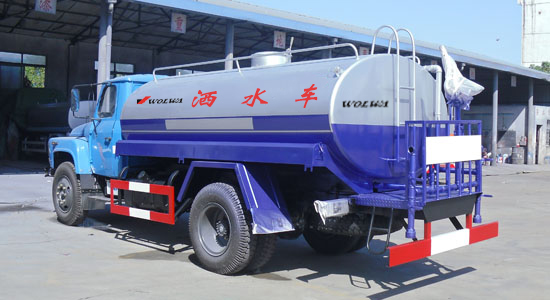 狗子28洒水车